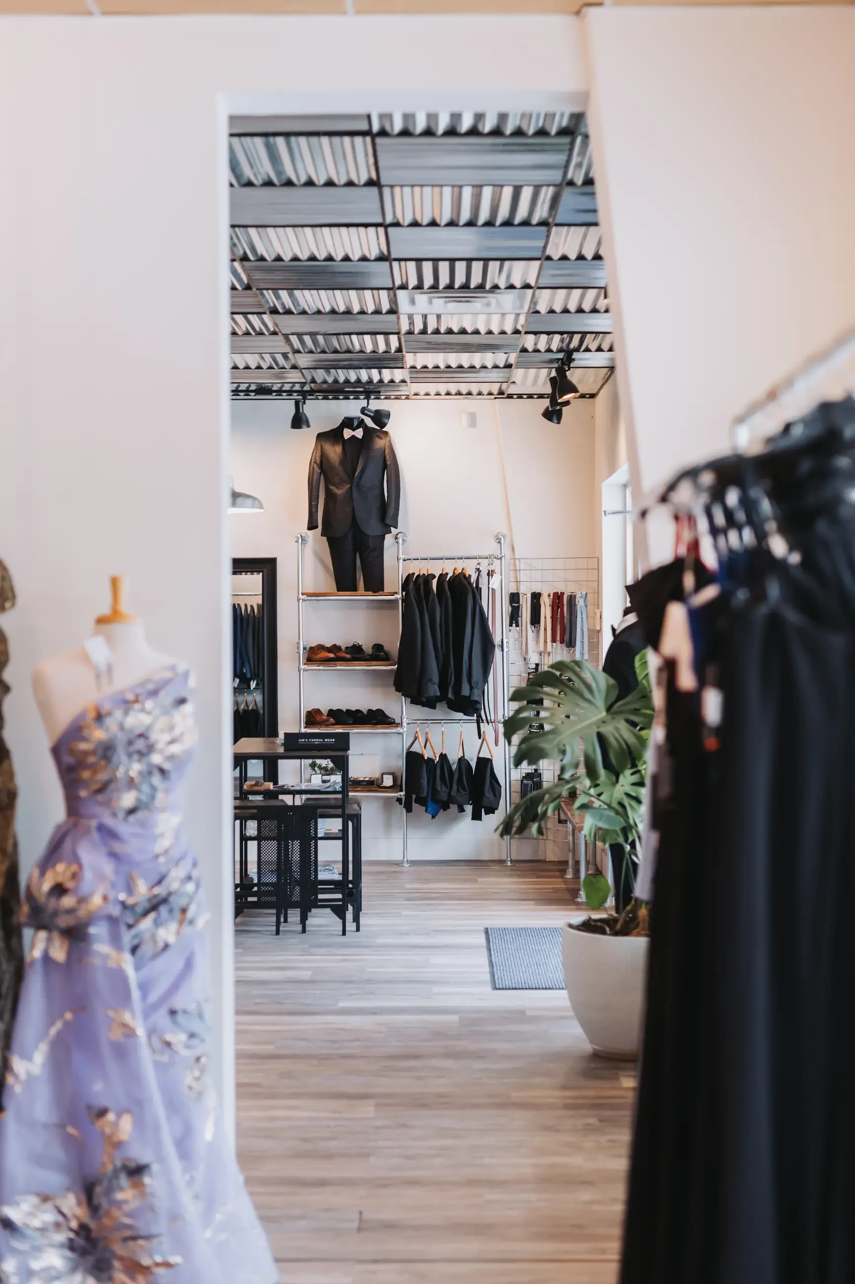 What to Expect When Shopping for Tuxedos or Suits at Camille’s. Desktop Image