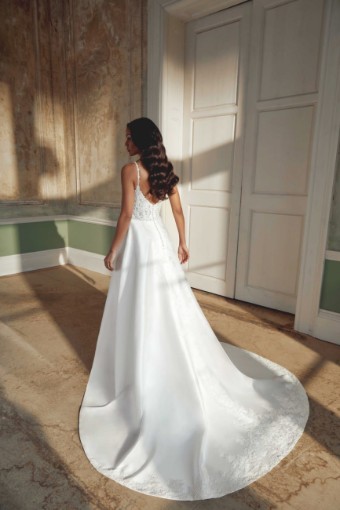 Justin Alexander Sincerity Style #44539 #14 Ivory/Latte thumbnail