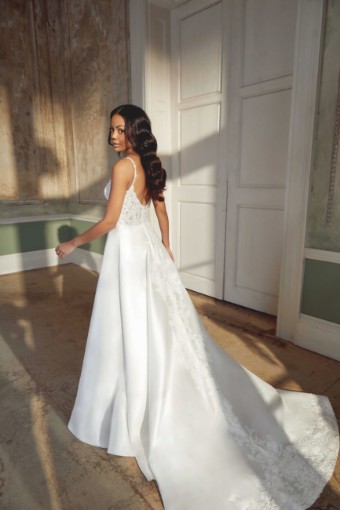 Justin Alexander Sincerity Style #44539 #17 Ivory/Latte thumbnail