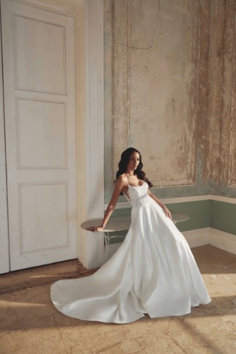 Justin Alexander Sincerity Style #44539 #23 Ivory/Latte thumbnail